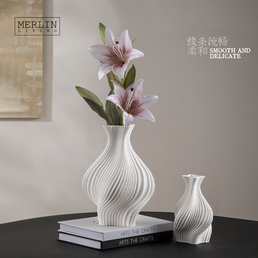 3D Printed Ceramic Four-Pointed Star Vase for Flowers by Merlin Living (6)