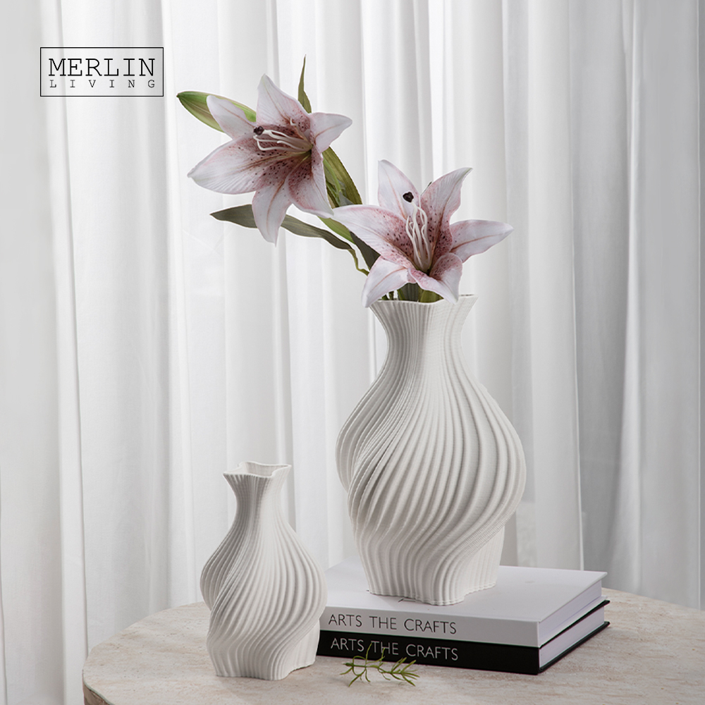 3D Printed Ceramic Four-Pointed Star Vase for Flowers by Merlin Living (7)