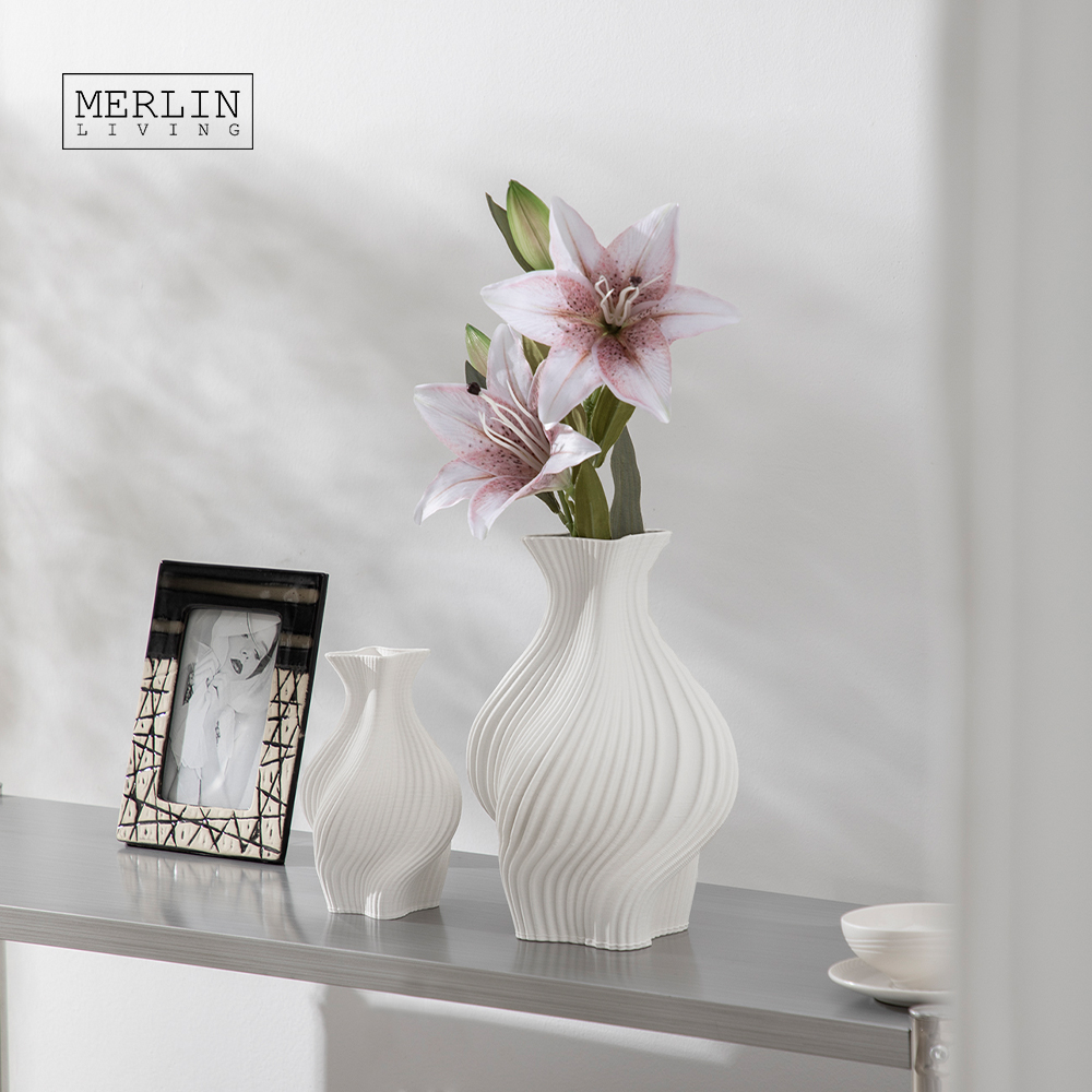 3D Printed Ceramic Four-Pointed Star Vase for Flowers by Merlin Living (9)