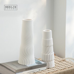 3D Printing ceramic vase shaped like a lighthouse (6)